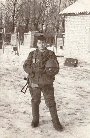 Paratrooper in winter gear and 6b3 