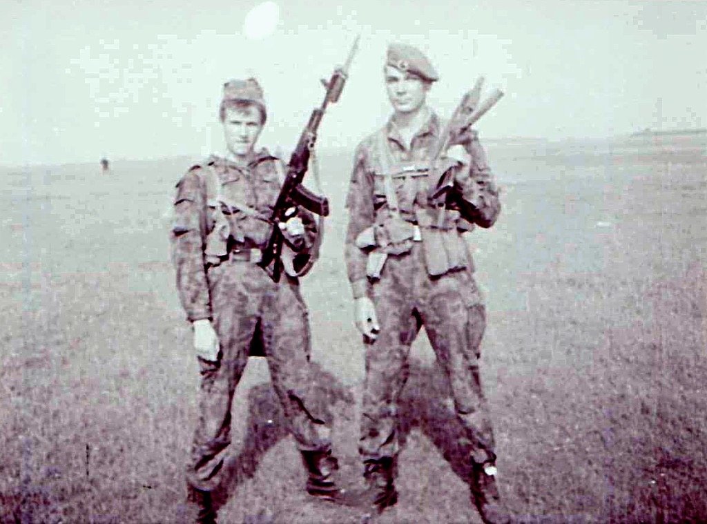 Paras with RD54 and berets