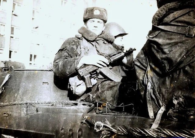 paratrooper in Baku, with aksu 