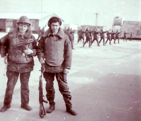 Soviet paratroopers in 6b3 and 6b2 body armour