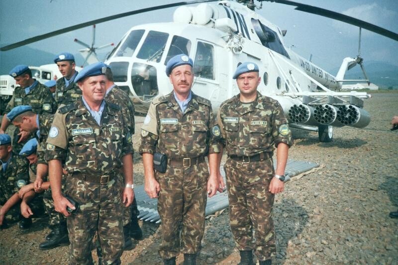 Ukrainian peacekeepers with UN colours