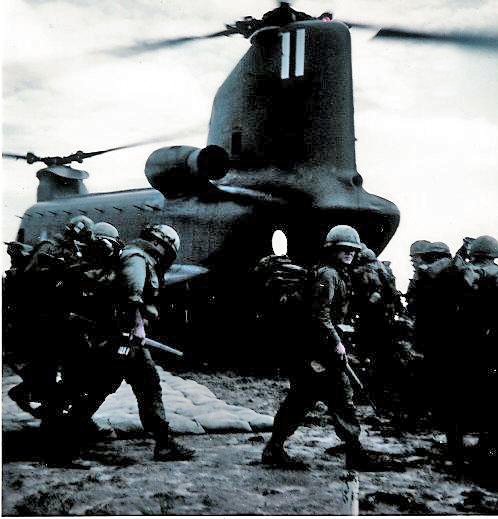 Chinook Landed Troops Loadingmaybe To Lo Giang