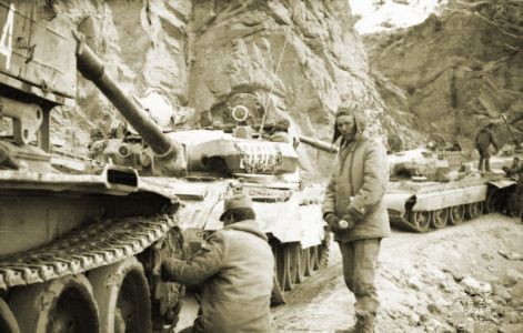 Tank column in Afghanistan 