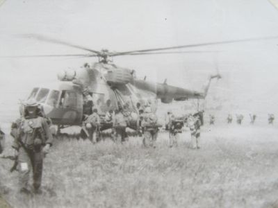 Soviet paratroopers in Afghanistan, loading into Mi8 helicopter