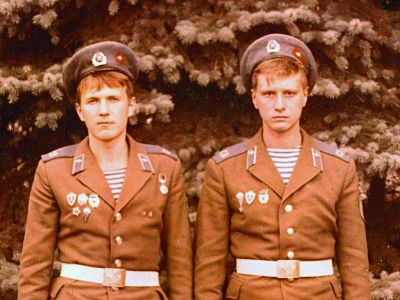 Paratroopers in full parade uniform