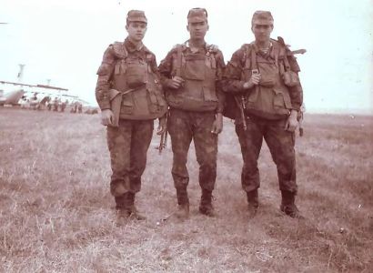 Soviet paratroopers in 6b3 armour with RPKS74 machine gun