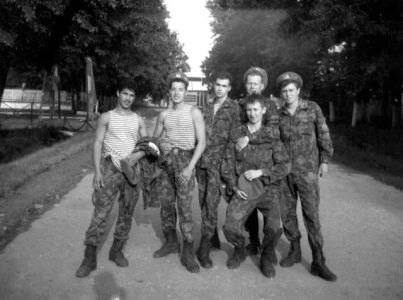 Soviet paratrooper in butan camo 3